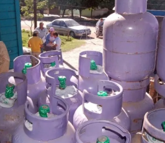 GARRAFAS: Distribuidores piden que aumenten a $2100 y alertan sobre posibles faltantes.