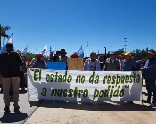 LAGUNA NAINECK: Productores de la zona norte insistieron con sus reclamos con un tractorazo.