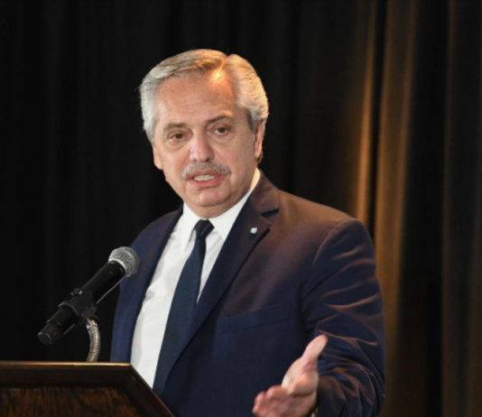 Alberto Fernández a Máximo Kirchner: “Cuando un compañero habla mal de otro deja de ser peronista”.