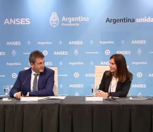 El Gobierno anunció un aumento del 15,6% en todas las jubilaciones y pensiones y un bono de $10.000 para los haberes mínimos.