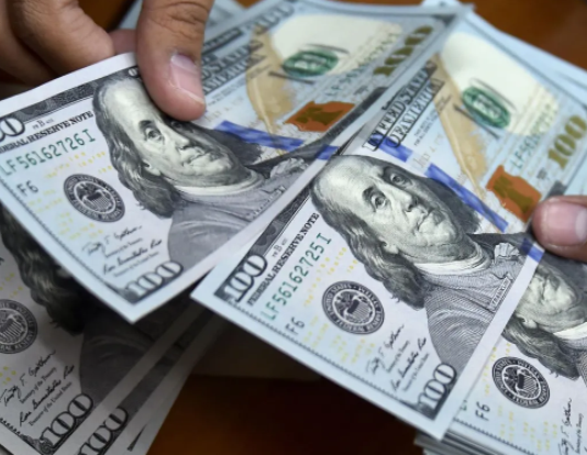 Tras el récord del dólar blue, los economistas alertan sobre los factores que sumarán presión en el verano