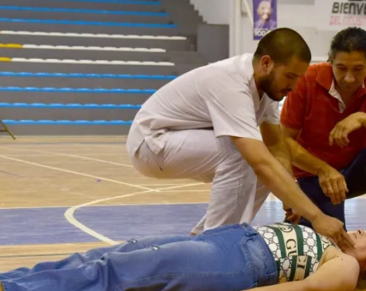 LAGUNA BLANCA: El Hospital Distrital capacitó sobre RCP y primeros auxilios al personal del Parque Nacional Río Pilcomayo.