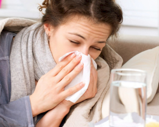 Recomiendan a la población hisoparse o testearse ante síntomas asociados a COVID