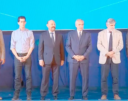 Fernández junto a Insfrán dejaron inaugurado el Centro de Medicina Nuclear y Radioterapia