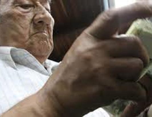 Las pensiones sociales también se abonarán con el aumento del 10% en diciembre