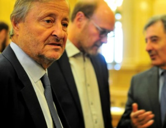 500 empresarios y profesionales reclamaron al Congreso que frene el juicio político a la Corte