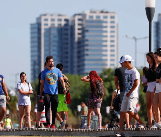 Covid-19: los casos positivos bajaron 52,6% en los últimos siete días