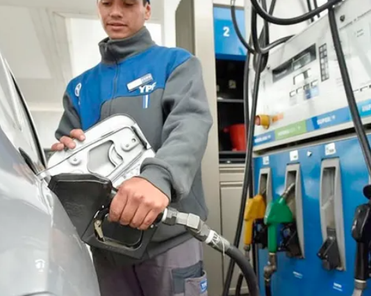 NAFTAS: YPF también aumentó 4% los precios en sus estaciones de servicio