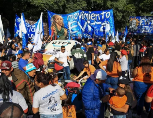 El Presidente pierde apoyo en la interna oficialista: los movimientos sociales afines no lo acompañarán en la apertura de sesiones