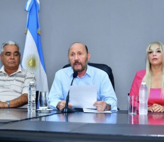 Insfrán anunció 50 por ciento de aumento para activos y pasivos para el primer semestre