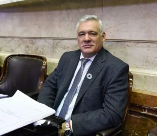 ELECCIONES A GOBERNADOR: La UCR convocó a sus movimientos internos para conformar el Comité de Campaña «Fernando Carbajal 2023»