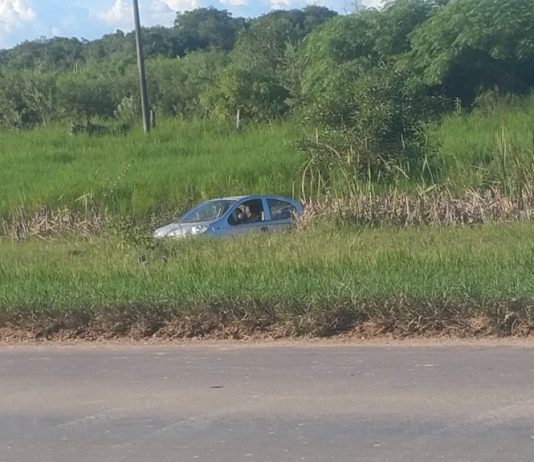 LAGUNA NAINECK: Joven resultó ilesa tras despiste del vehículo que conducía.
