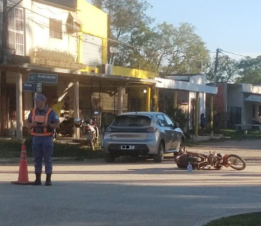 LAGUNA NAINECK: Tres menores de edad sufrieron lesiones leves durante un hecho vial ocurrido en pleno centro urbano.