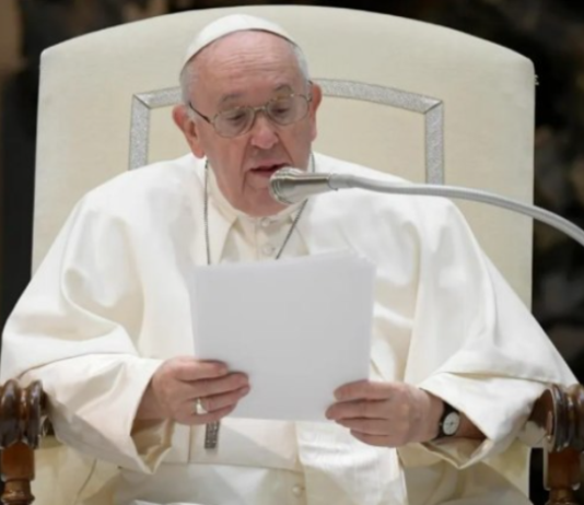 El Papa Francisco le envió un mensaje al juez que se negó a detener a Pablo Moyano y que afronta un juicio político