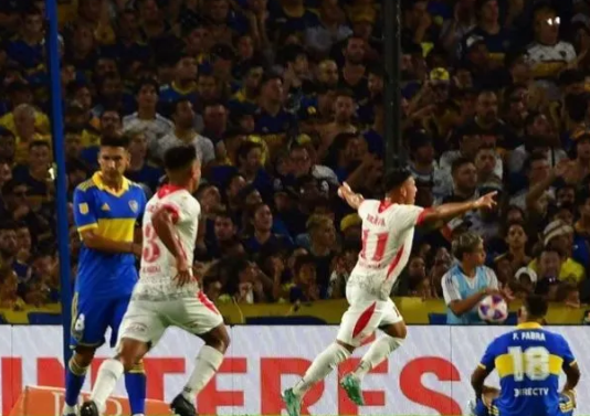 Boca sigue en caída y perdió de local