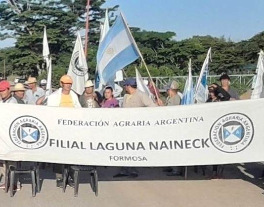 CLORINDA: Productores concretaron el segundo día de manifestacion en zona fronteriza.