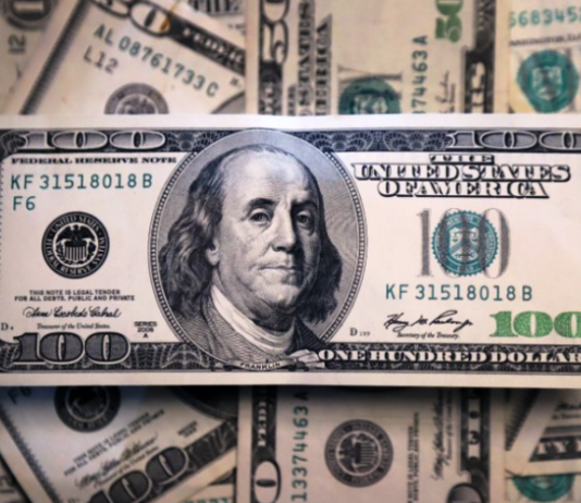 El dólar blue escaló fuerte y cerró en $377