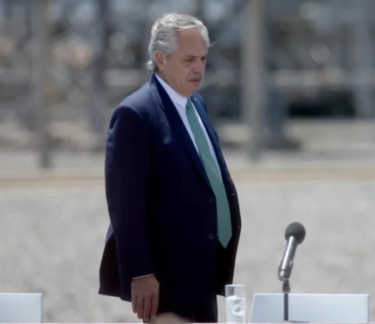 Como el precio del asado se disparó, Alberto ahora propone comer insectos