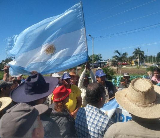LAGUNA NAINECK: Productores en protesta levantaron el corte.