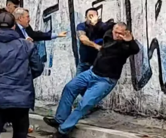 Sergio Berni fue agredido a golpes y a piedrazos por compañeros del colectivero asesinado