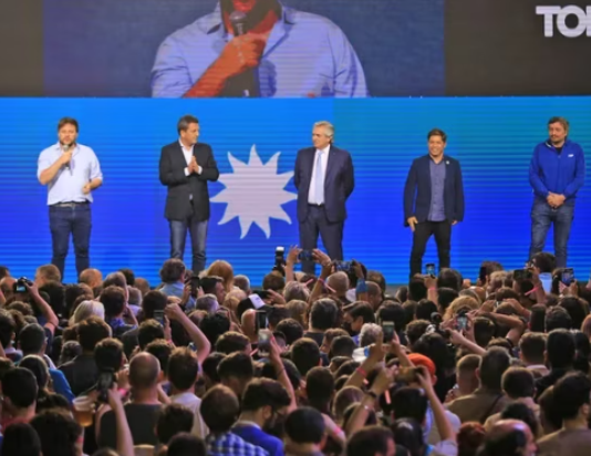 Crece el malestar en el kirchnerismo ante la falta de una convocatoria para discutir la estrategia electoral