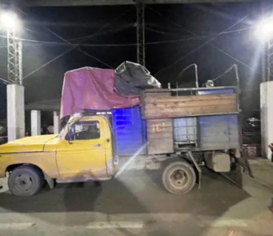 CLORINDA: Gendarmería incautó 4.000 litros de nafta y desarmó puentes clandestinos