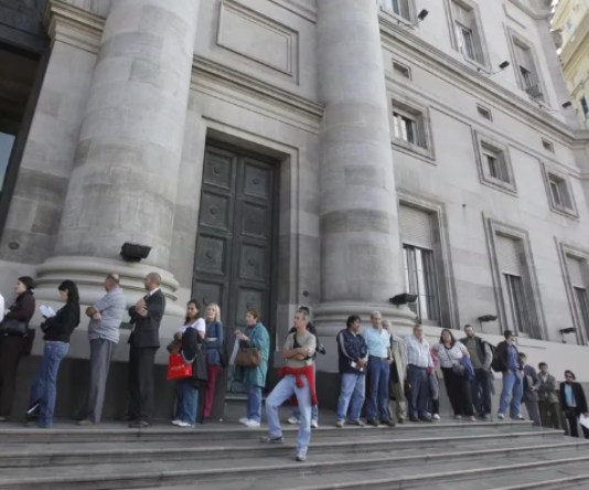 DÓLAR BLUE HOY: A cuánto cotiza el lunes 17 de abril