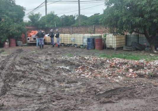 CLORINDA: Tres vehículos de gran porte embistieron control policial y casi se llevan por delante a varios policías.