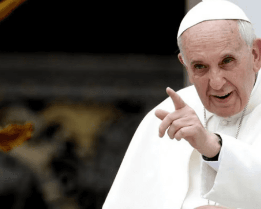 El Papa Francisco acusó al kirchnerismo de presionar para que lo condenaran por su rol en la dictadura