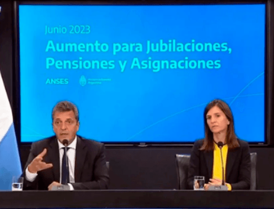JUBILACIONES Y PENSIONES: El Gobierno anunció un aumento del 20,92%
