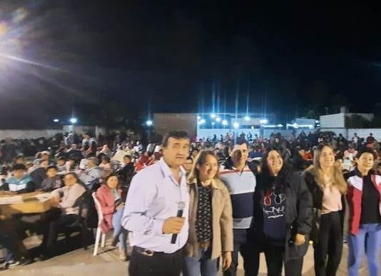 LAGUNA NAINECK: Multitudinaria participación de vecinos de la lotería familiar gratuita organizada por un sector del FAF.