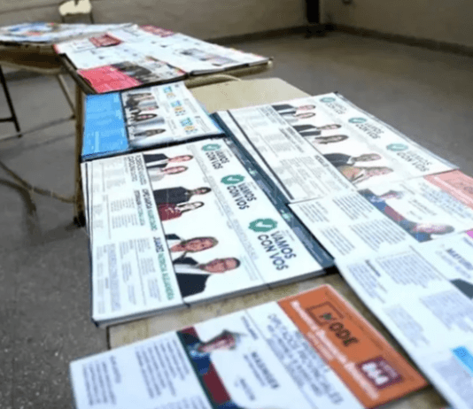 ELECCIONES EN FORMOSA: 66 metros de boletas en el cuarto oscuro con el rostro de Gildo Insfrán