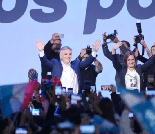 Martín Llaryora, el candidato de Juan Schiaretti, se impone por tres puntos en Córdoba