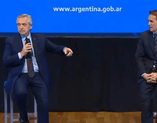 Insólito Alberto Fernández: «Sueñen conmigo»