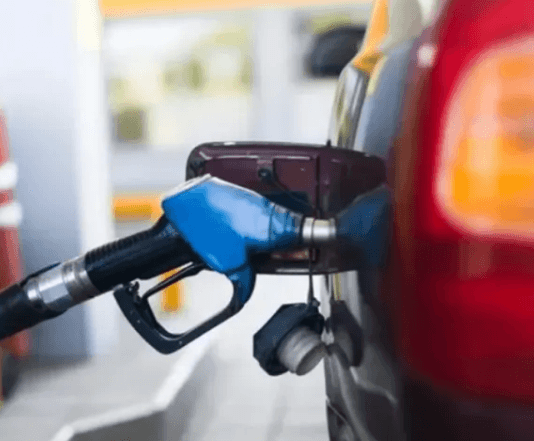 AUMENTAN LOS COMBUSTIBLES: Esta semana las petroleras subirán 4% los precios
