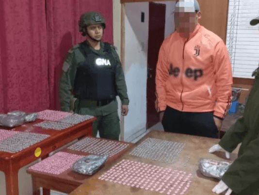 CLORINDA: Encuentran una caja de zapatillas con 2.518 pastillas de éxtasis