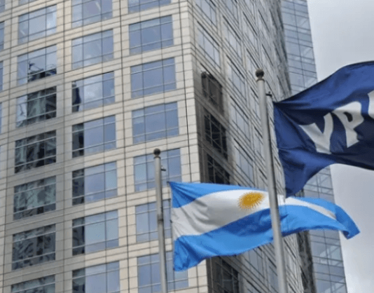 Comienza el juicio por la expropiación de YPF: el Estado argentino podría tener que pagar hasta USD 16.000 millones