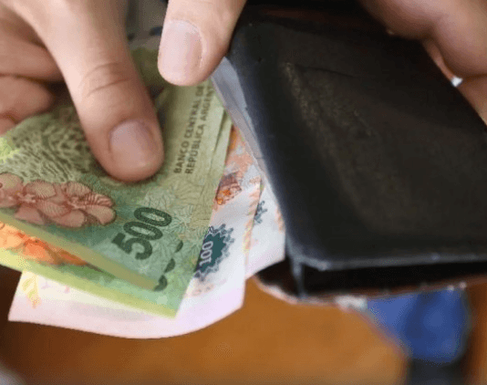 Los salarios siguen perdiendo frente a la inflación