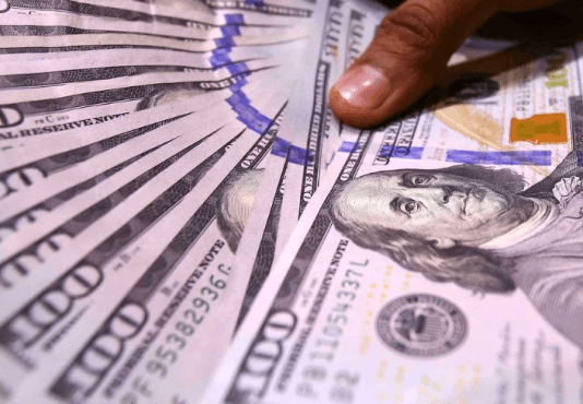El dólar blue pasó los $500 y sigue la pérdida de reservas: el Gobierno ya vendió más de la mitad de los yuanes que le habilitó China