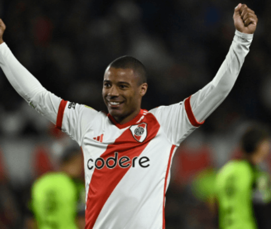 River se despertó a tiempo: sufrió de entrada, pero goleó por 5 a 1 a Barracas Central en Núñez