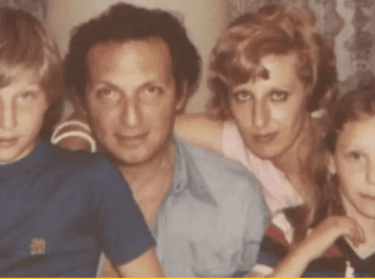 Bullying y palizas feroces: la conflictiva relación de Javier Milei con su papá y las sospechas por su aumento patrimonial