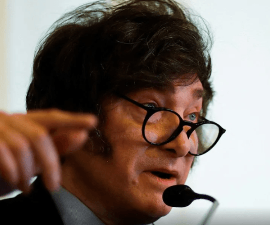 “La dolarización es un espejismo”: durísimo documento de 170 destacados economistas contra la principal propuesta de Javier Milei