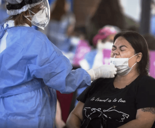 Crecen los casos de Covid: ¿Tenemos que testearnos todos otra vez?