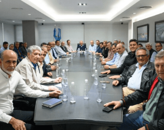 Insfrán se reunió con intendentes y presidentes de Comisiones de Fomento