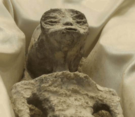 Cadáveres extraterrestres “no humanos” en el Congreso de México: tienen 1.000 años y están en perfecto estado