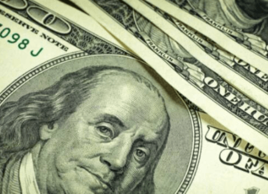 El dólar blue trepó $15, cerró a $773 y se acercó al récord post-PASO