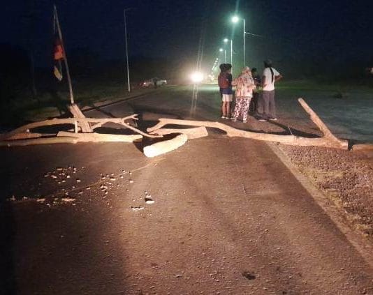 LA PRIMAVERA: Originarios mantienen un corte total de la Ruta Nacional 86.