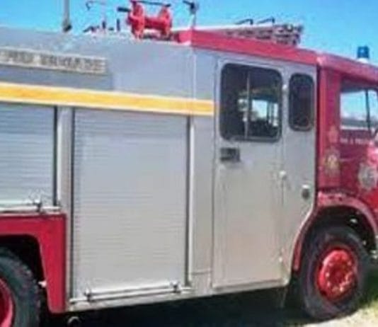 LAGUNA BLANCA: Un automóvil se incendió sobre la Ruta Provincial 2