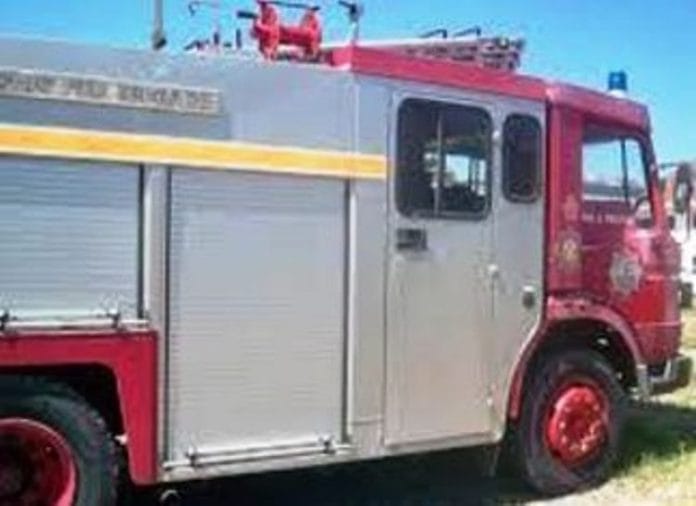 POLICIA-bomberos-LAGUNA-BLANCA-324x235