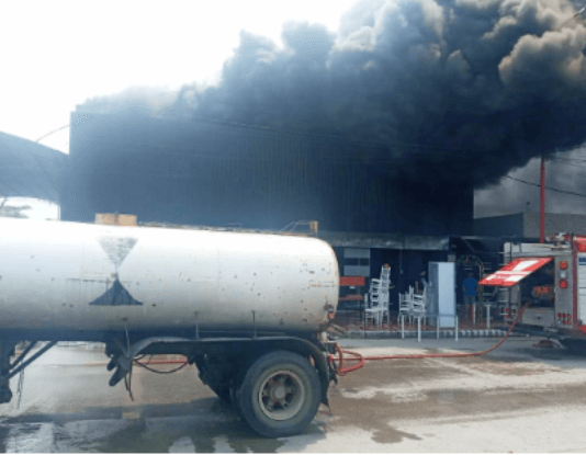 CLORINDA: Un incendio de grandes proporciones en un local de eventos causó cuantiosos daños materiales